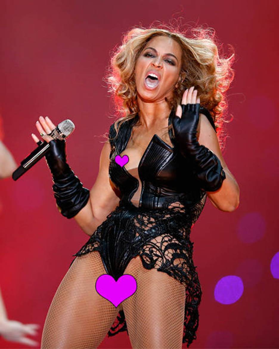 Beyoncé’s Wardrobe Malfunction: Onstage with Queen Bey.